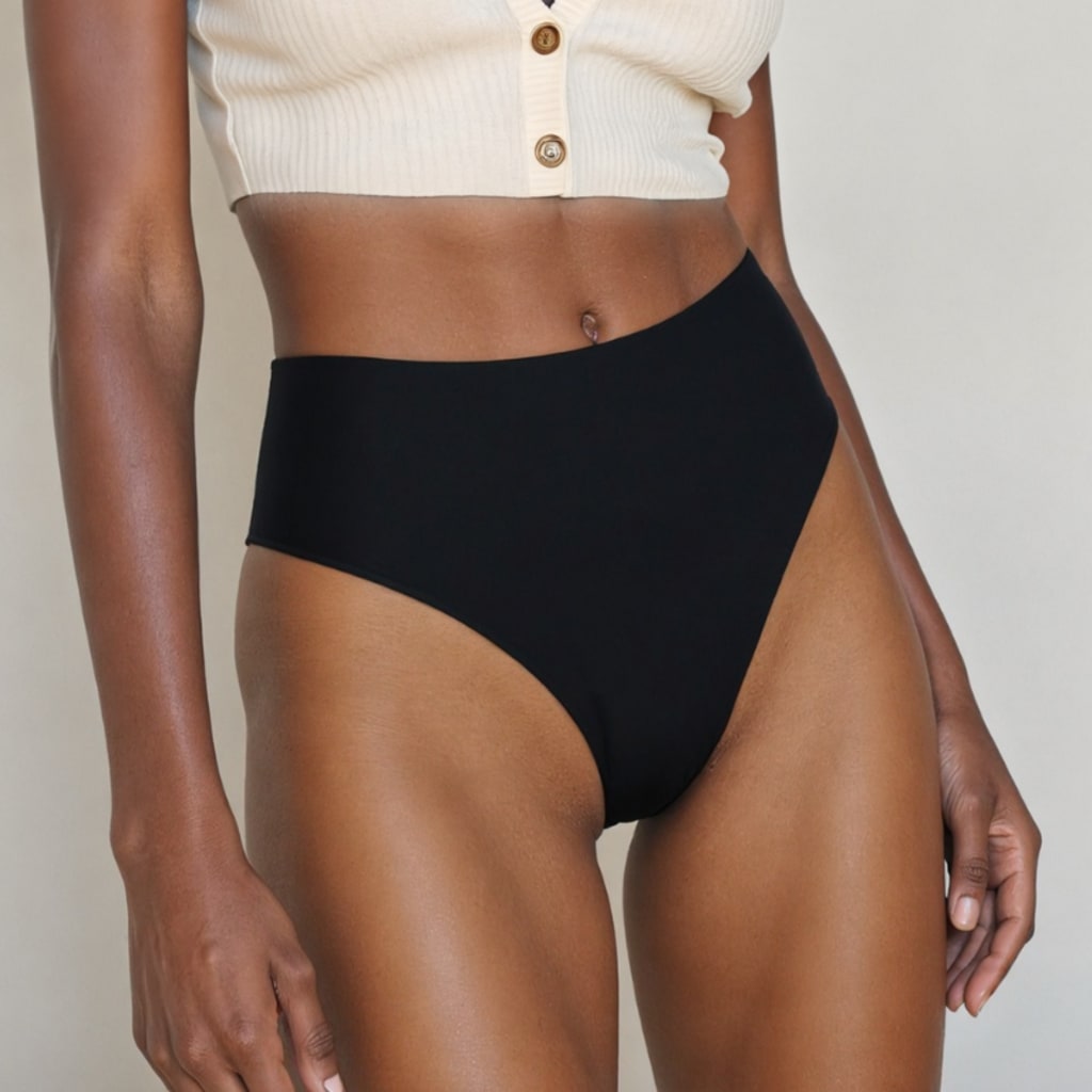 Hide & Sleek Thong